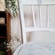 Chaise bistrot en bois ancienne patine blanche