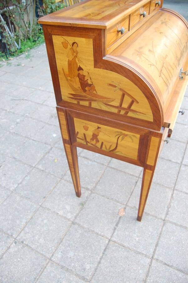 cylinder desk in Louis XVI style