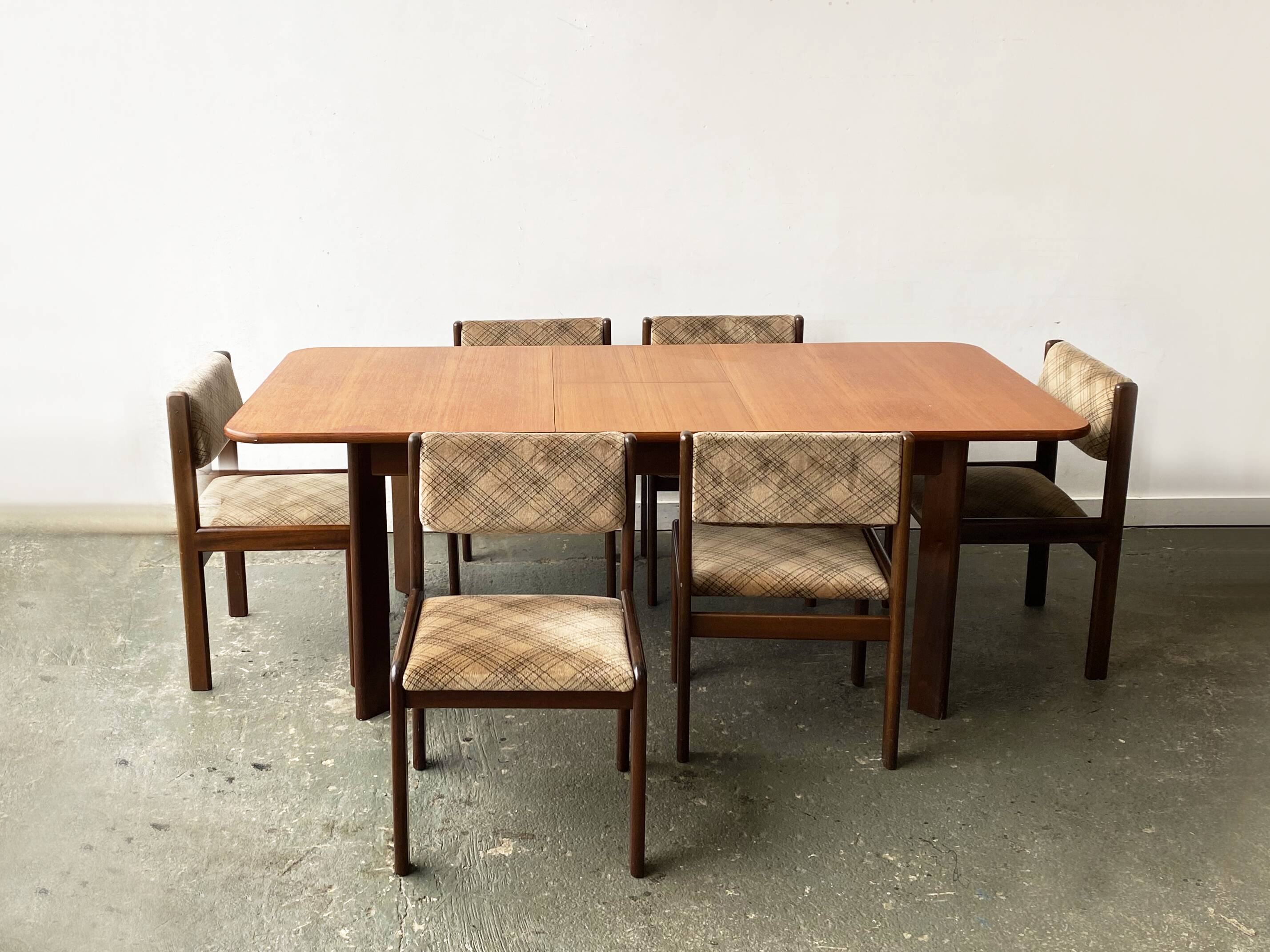 1960’s mid century G Plan dining table with 6 matching dining chairs
