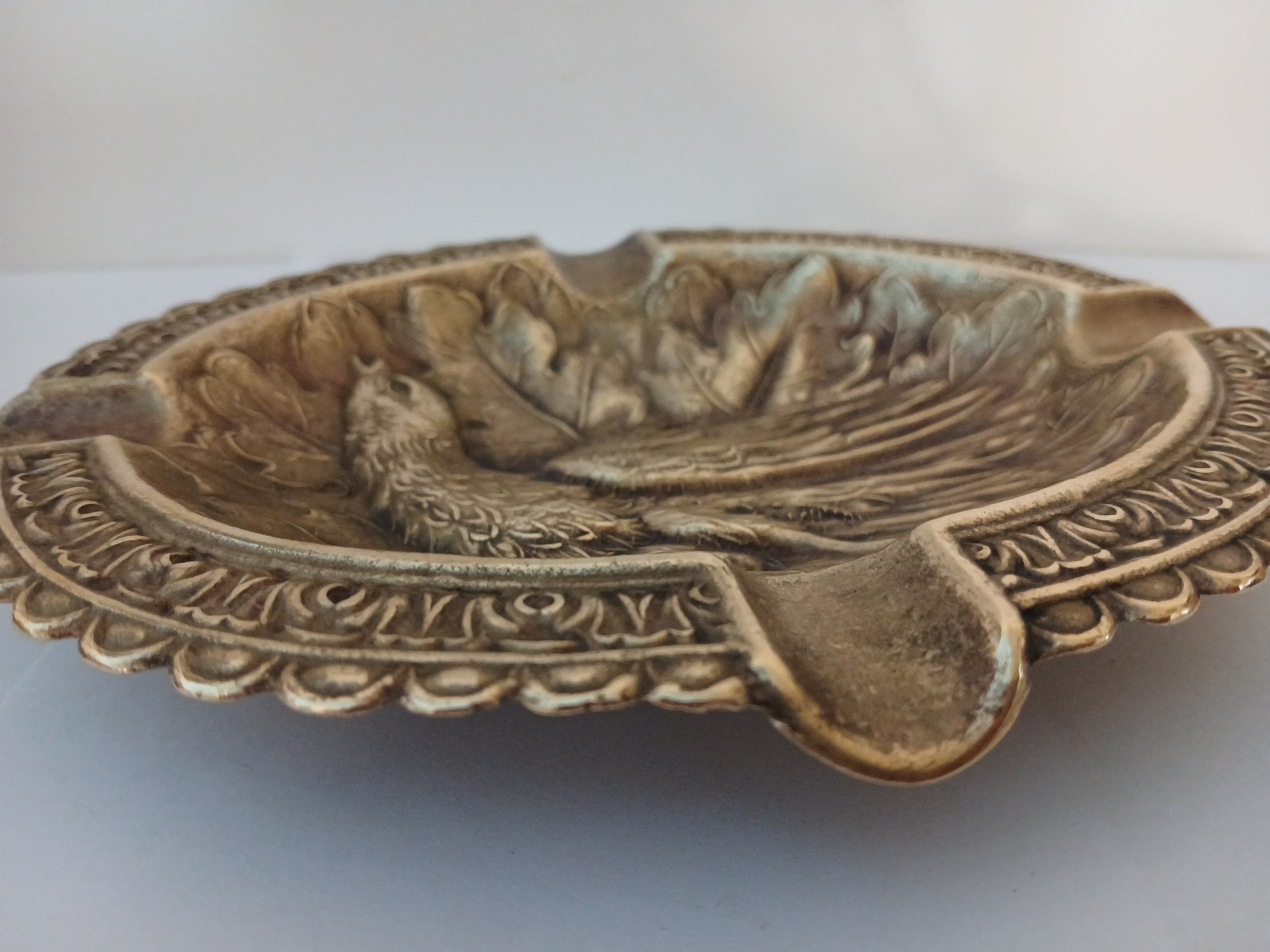 Vintage brass ashtray from the 1940s-1950s.
