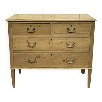 Early 20th century English chest of drawers in fir