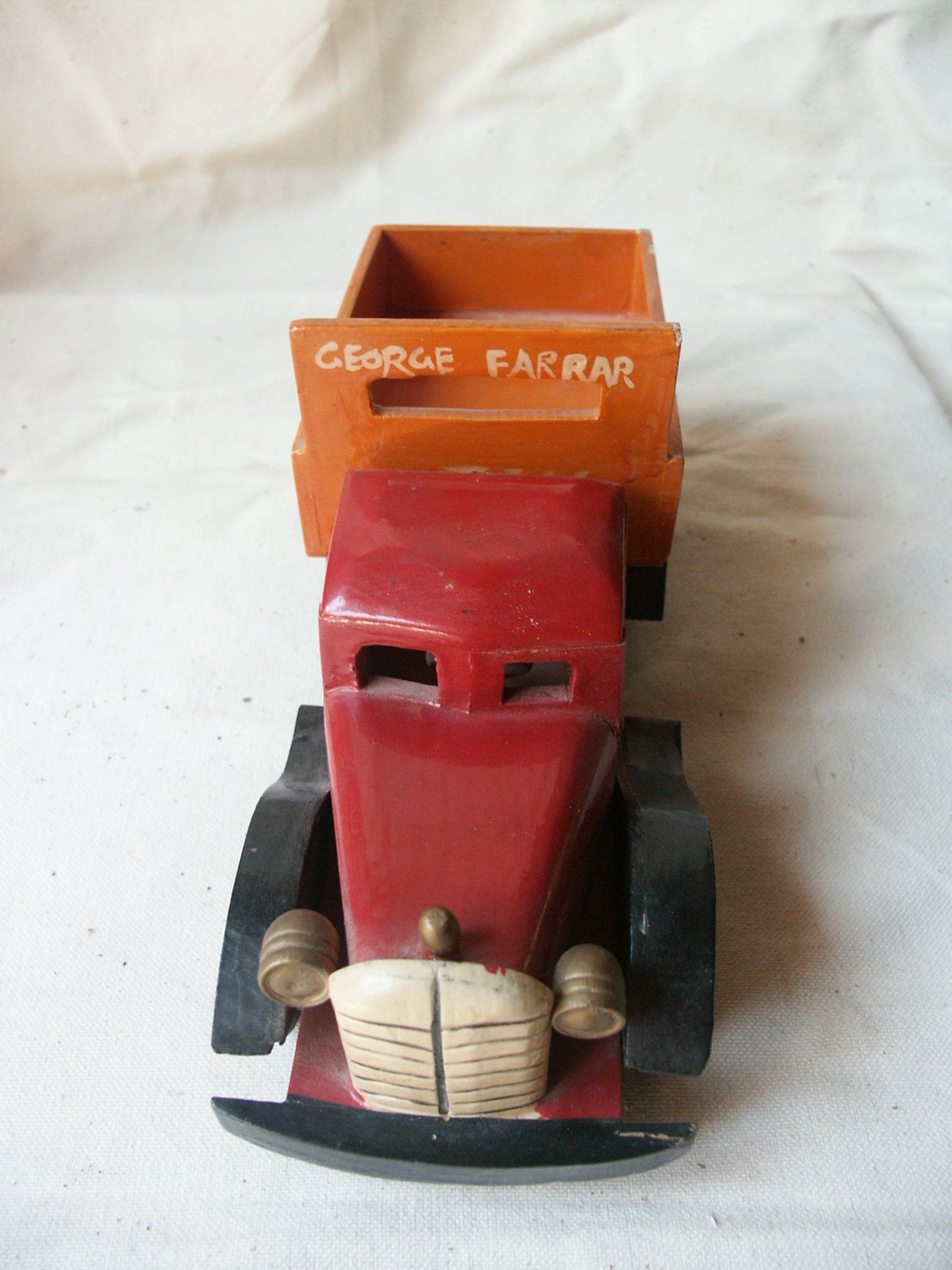 Camion en bois