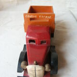 Camion en bois