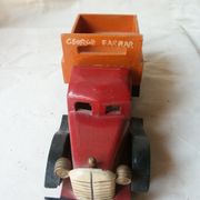 Camion en bois