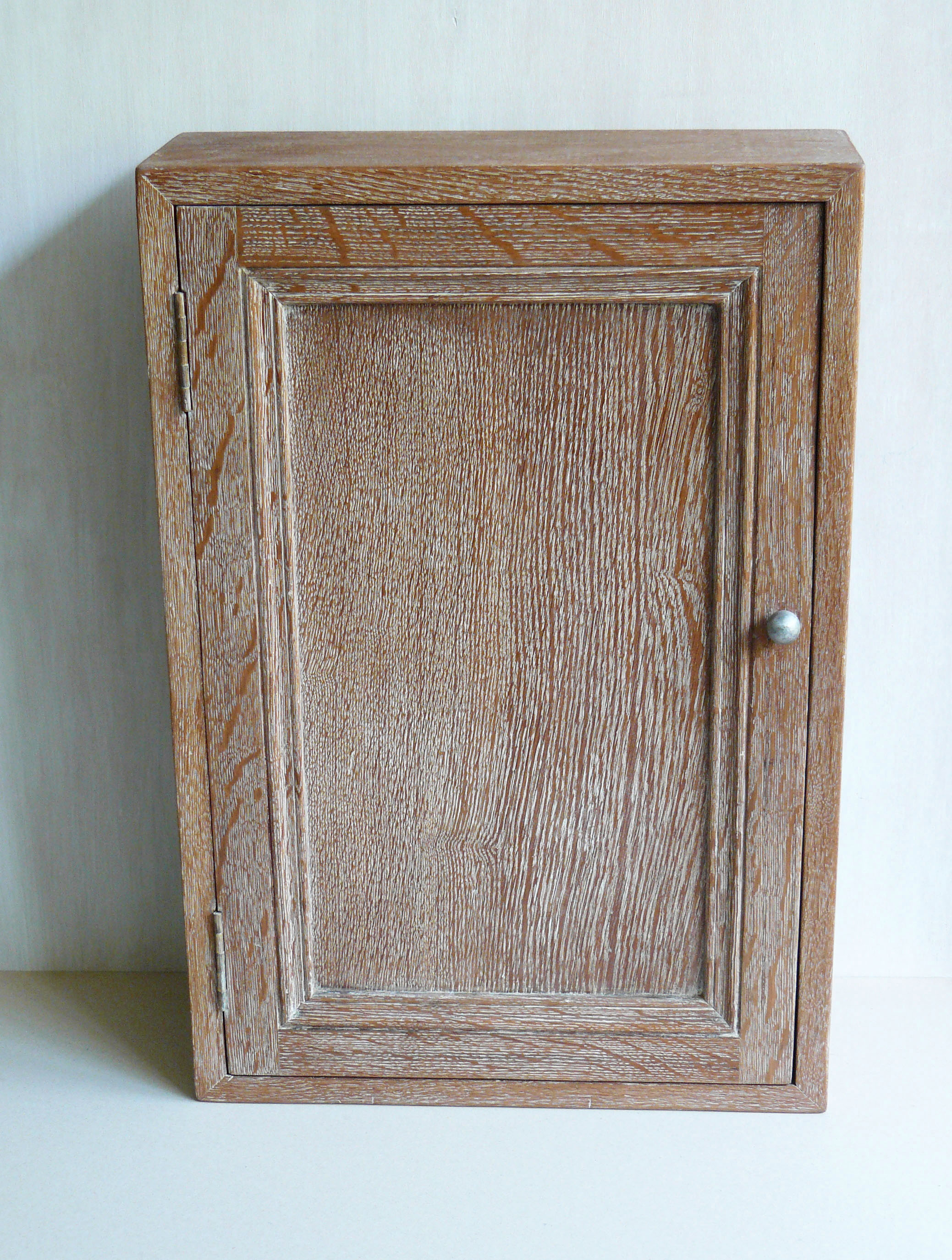 Cerused oak cabinet to hang or fix