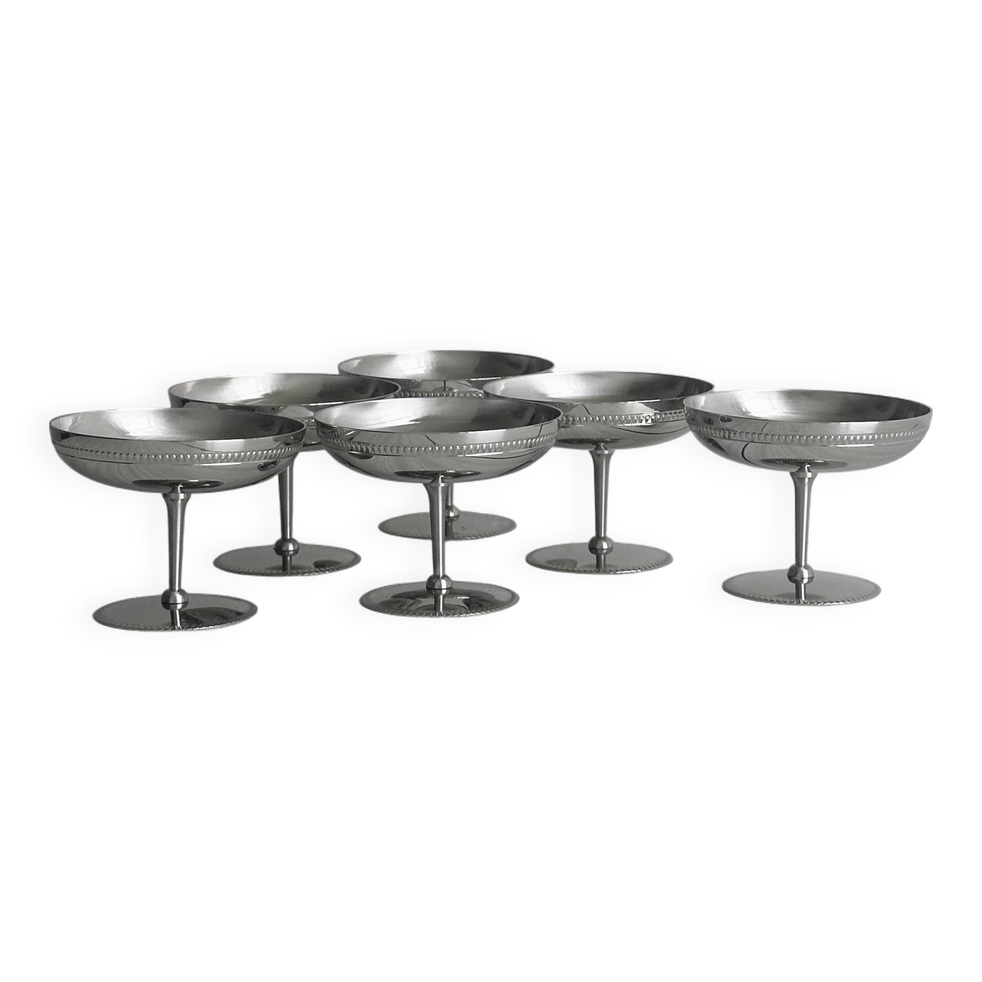 6 vintage stainless steel metal bowls
