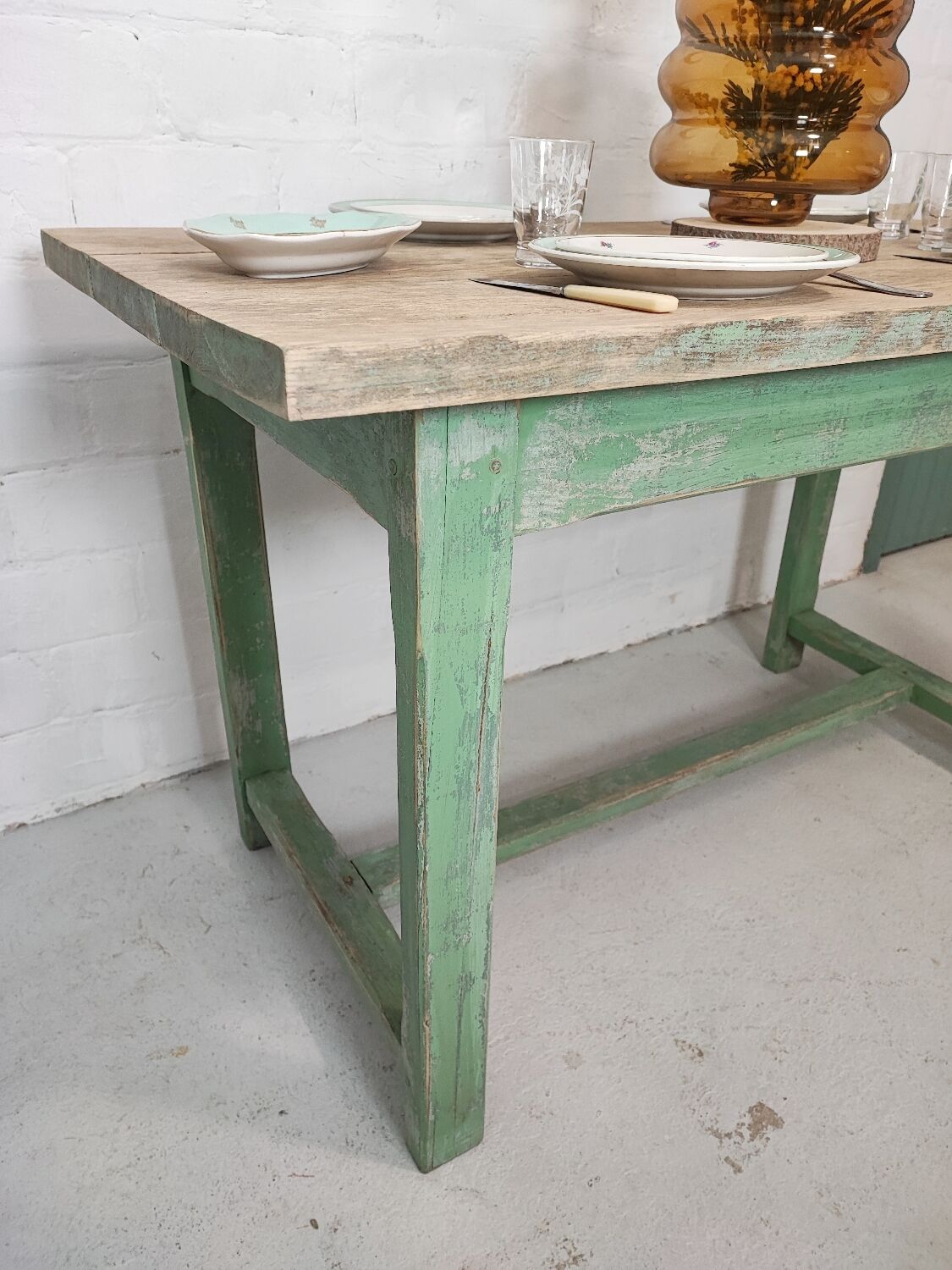 Table de ferme pieds patinés verts