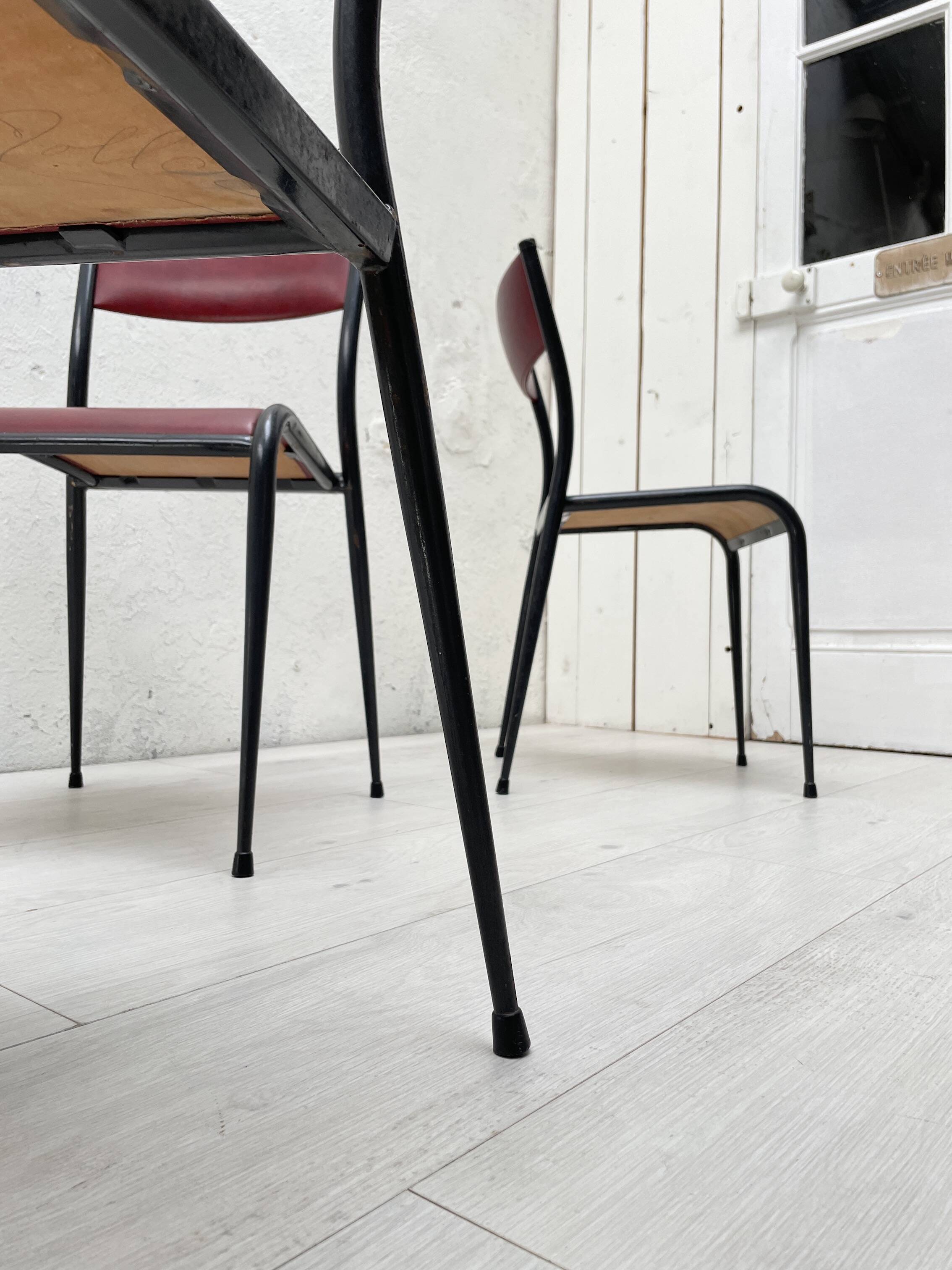 Suite de 4 chaises vintage Mullca 510.