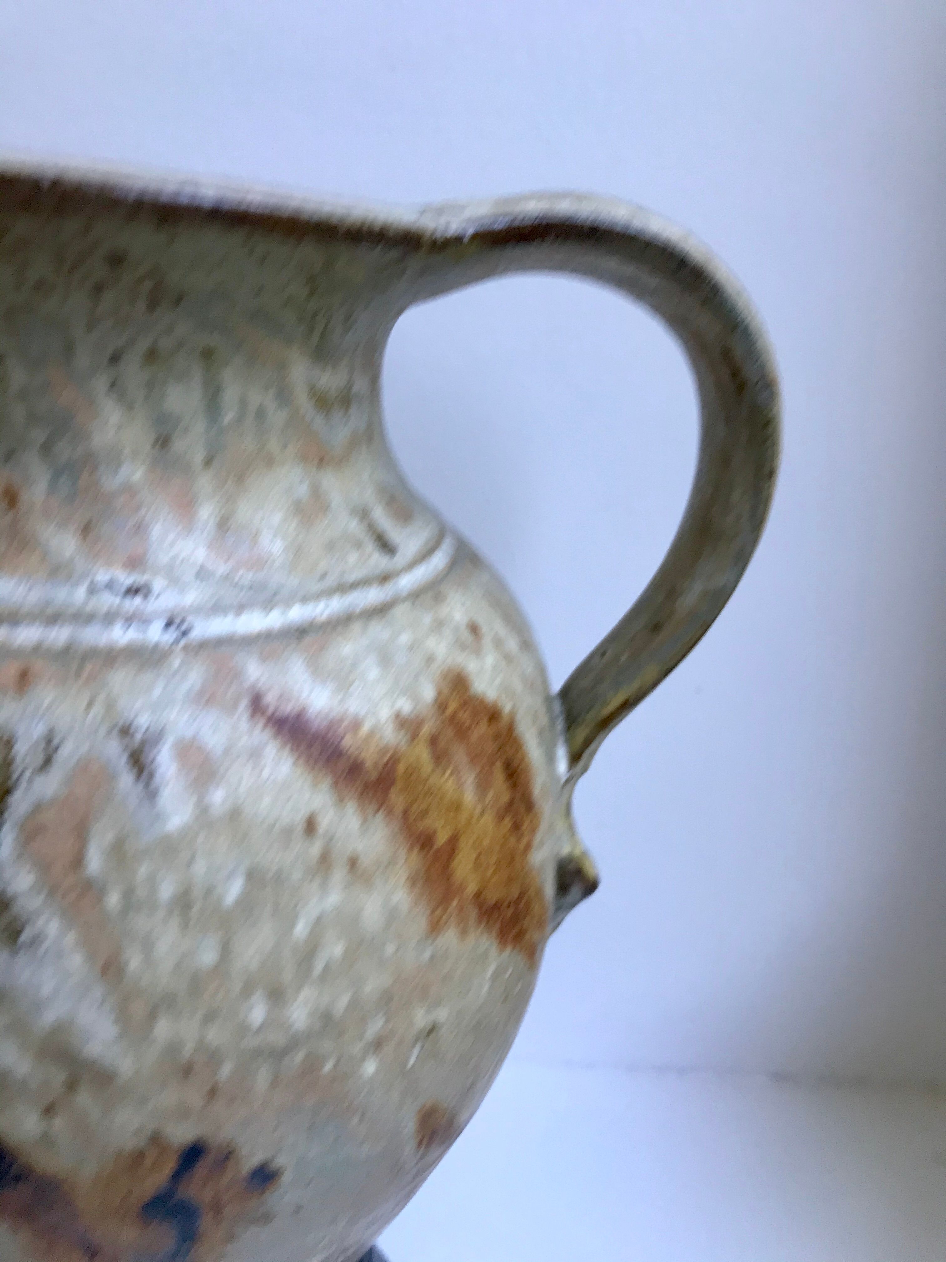 Pichet / broc en céramique / poterie émaillé années 60-70 signé