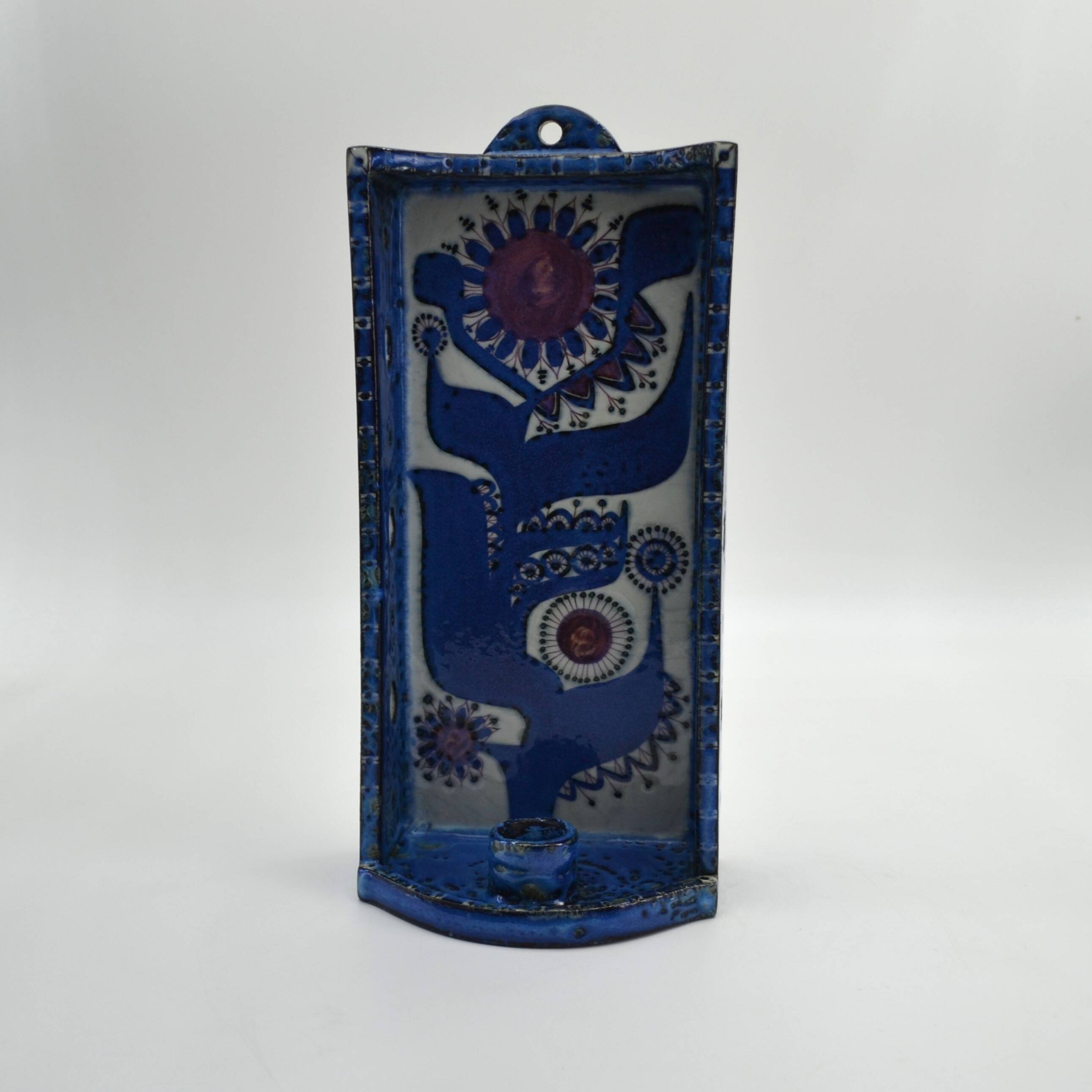 Wall-mounted candle holder in porcelain, Tenera series by Berte Jessen for Aluminia.