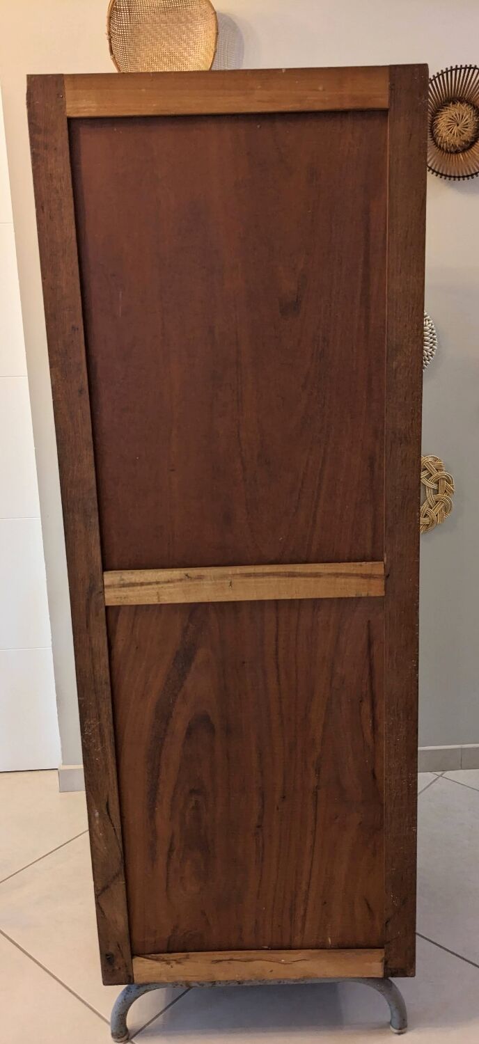 Armoire vestiaire d'internat