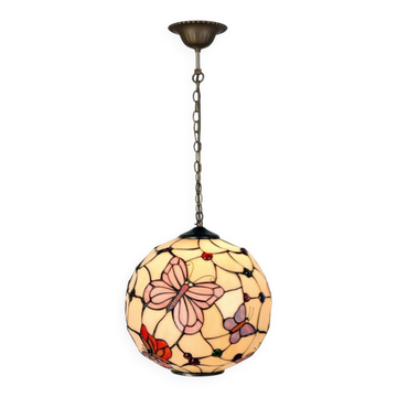 Round Tiffany pendant lamp with butterflies