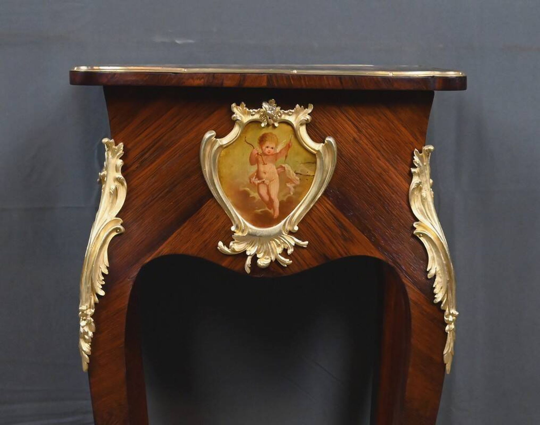 Table de salon, travailleuse en marqueterie, style Louis XV – fin XIXe