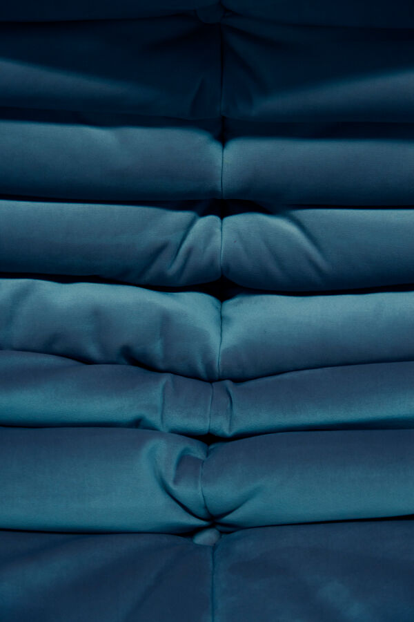 Canapé 3 places chauffeuse et ottoman Togo en velours dessiné par Michel Ducaroy 1973