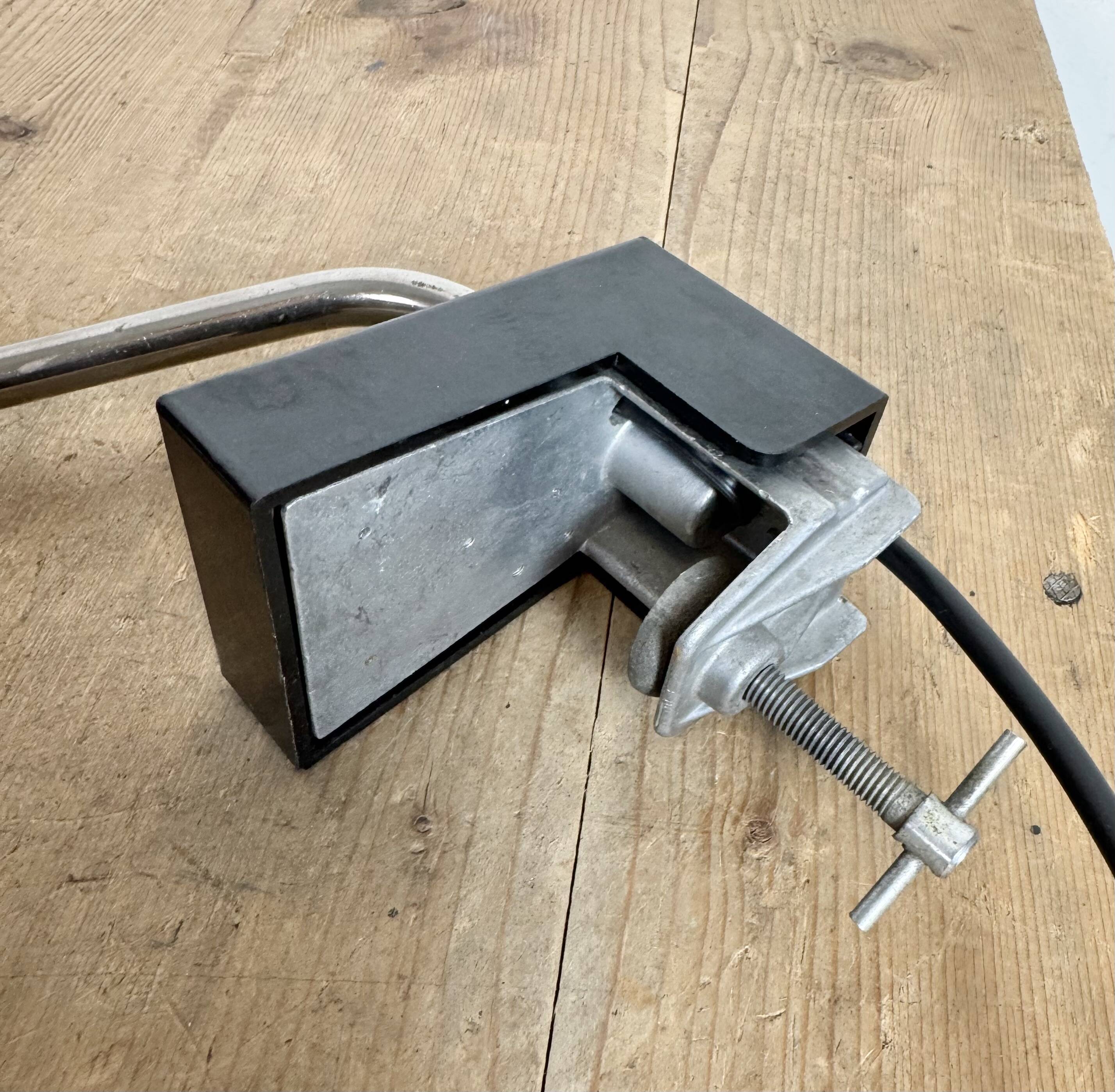 Lampe de bureau industrielle grise d'Elektrosvit, années 1970