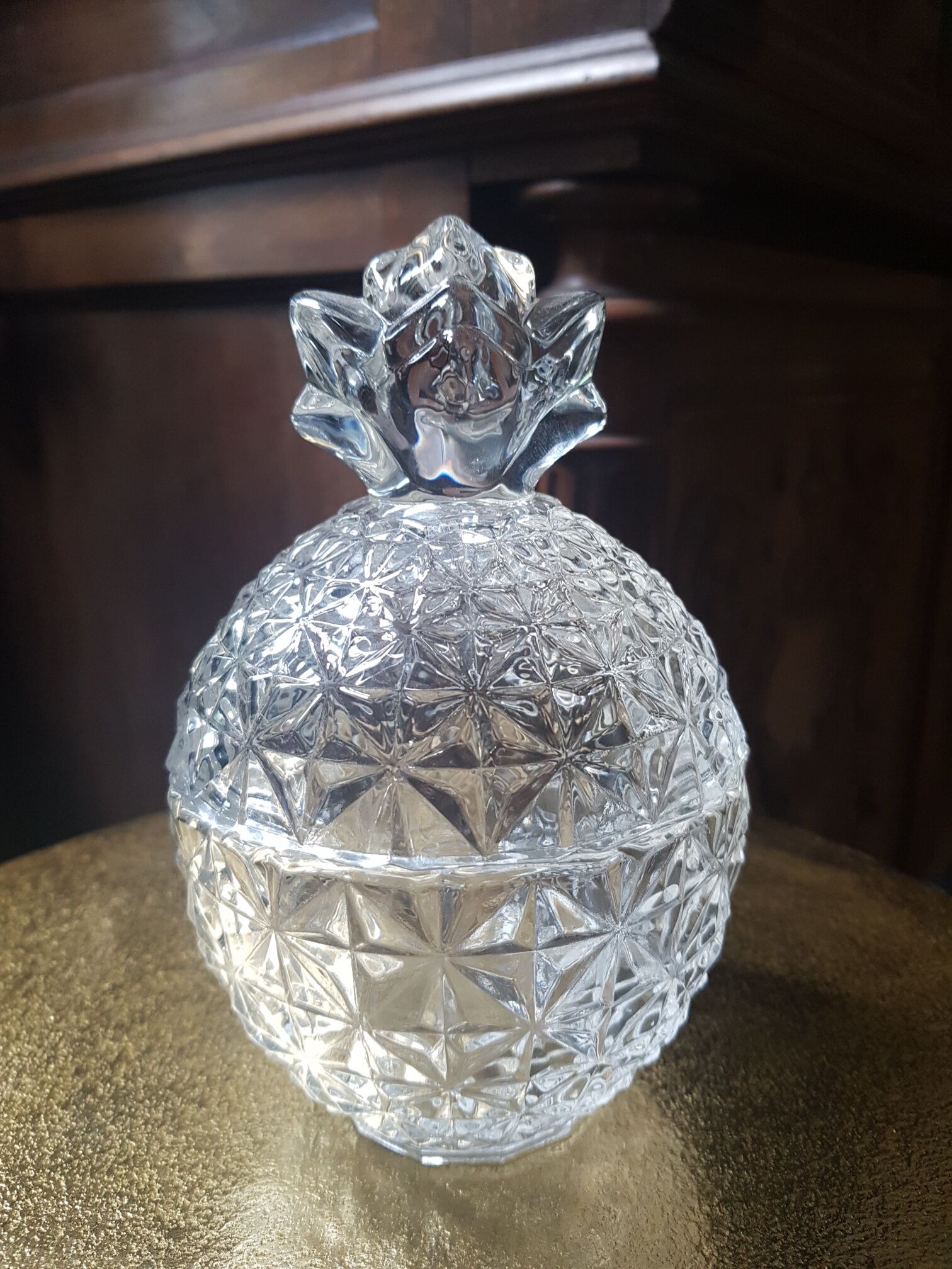 Pineapple-shaped candy