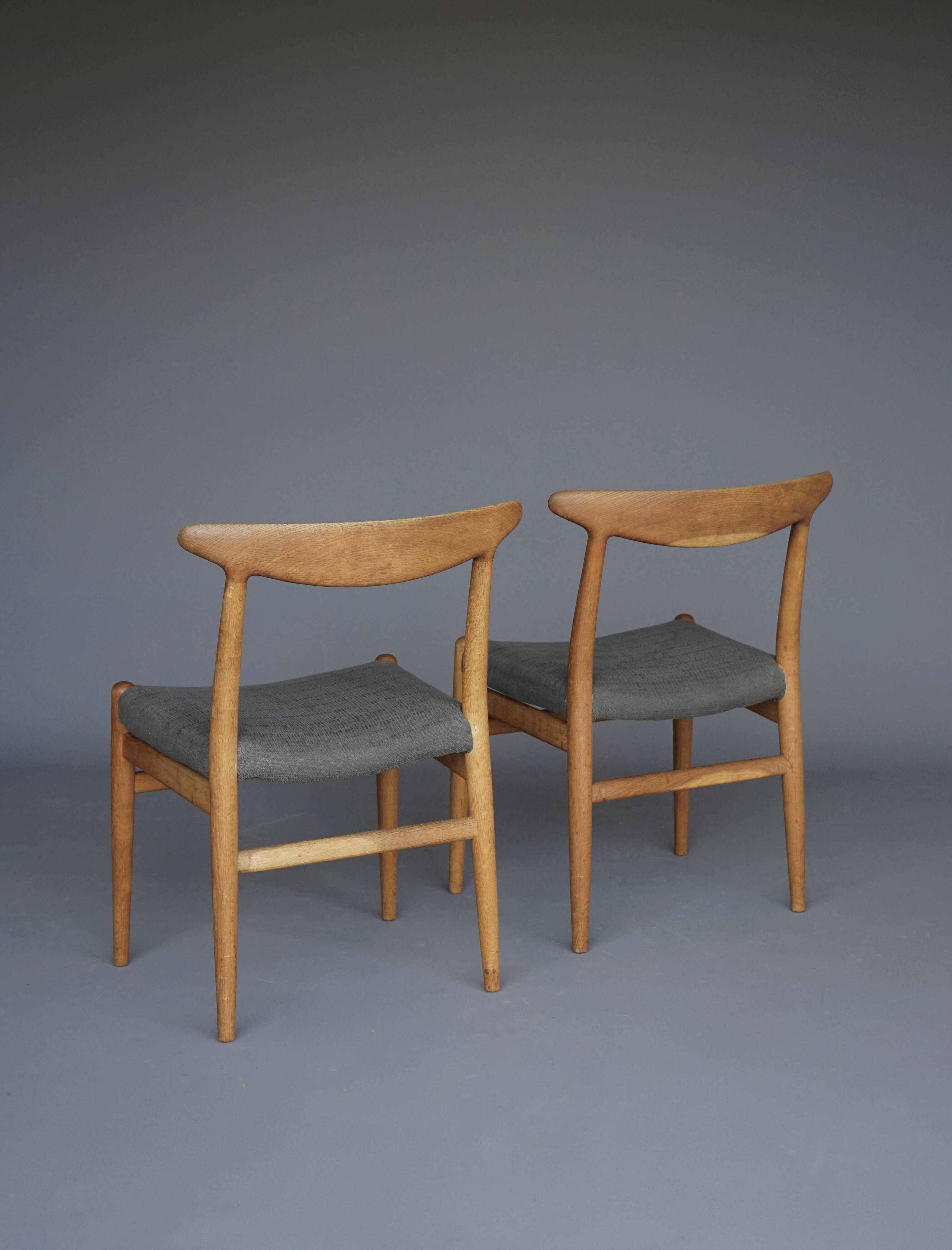 Chaises W2 en chêne de Hans J. Wegner pour C.M. Madsen, années 1960. Lot de 2.