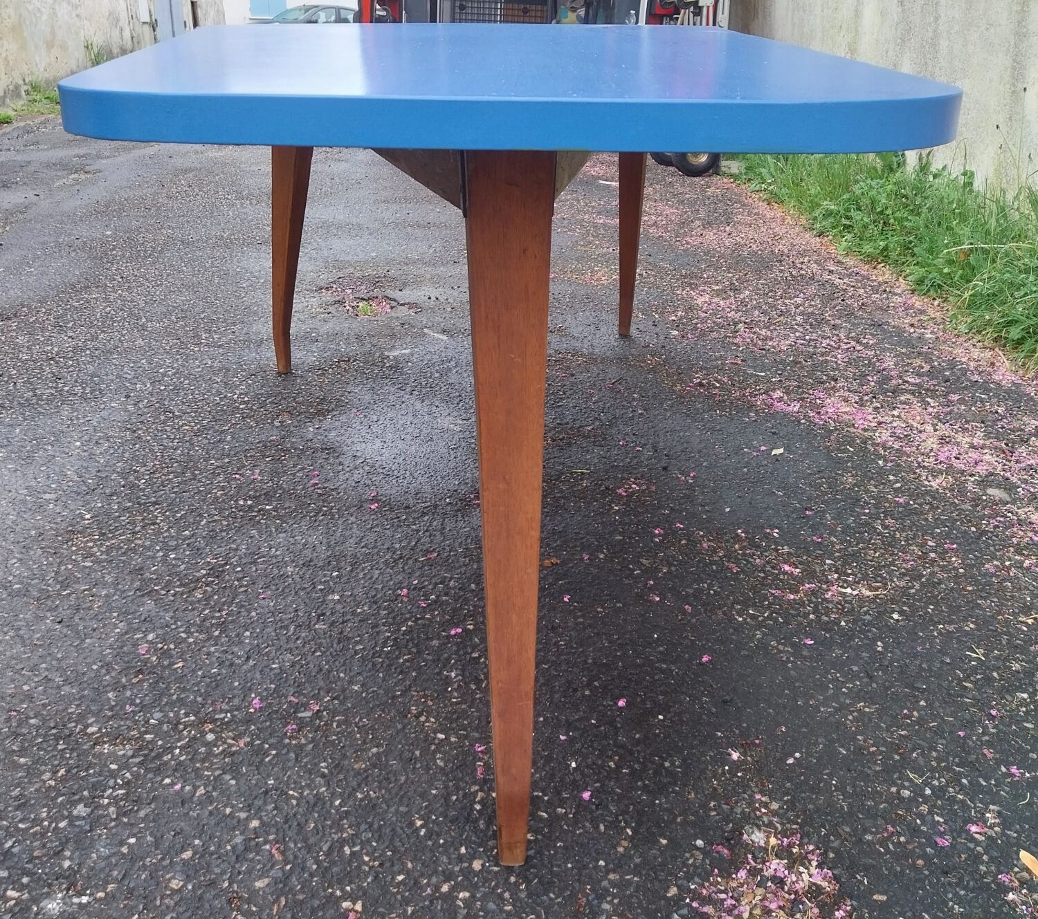 Asymmetrical dining table