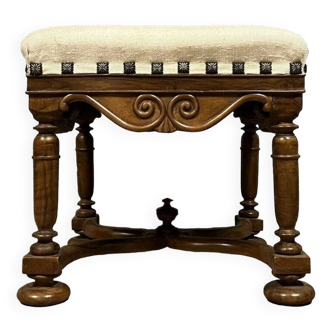 Tabouret de style Louis XIII en noyer massif vers 1850