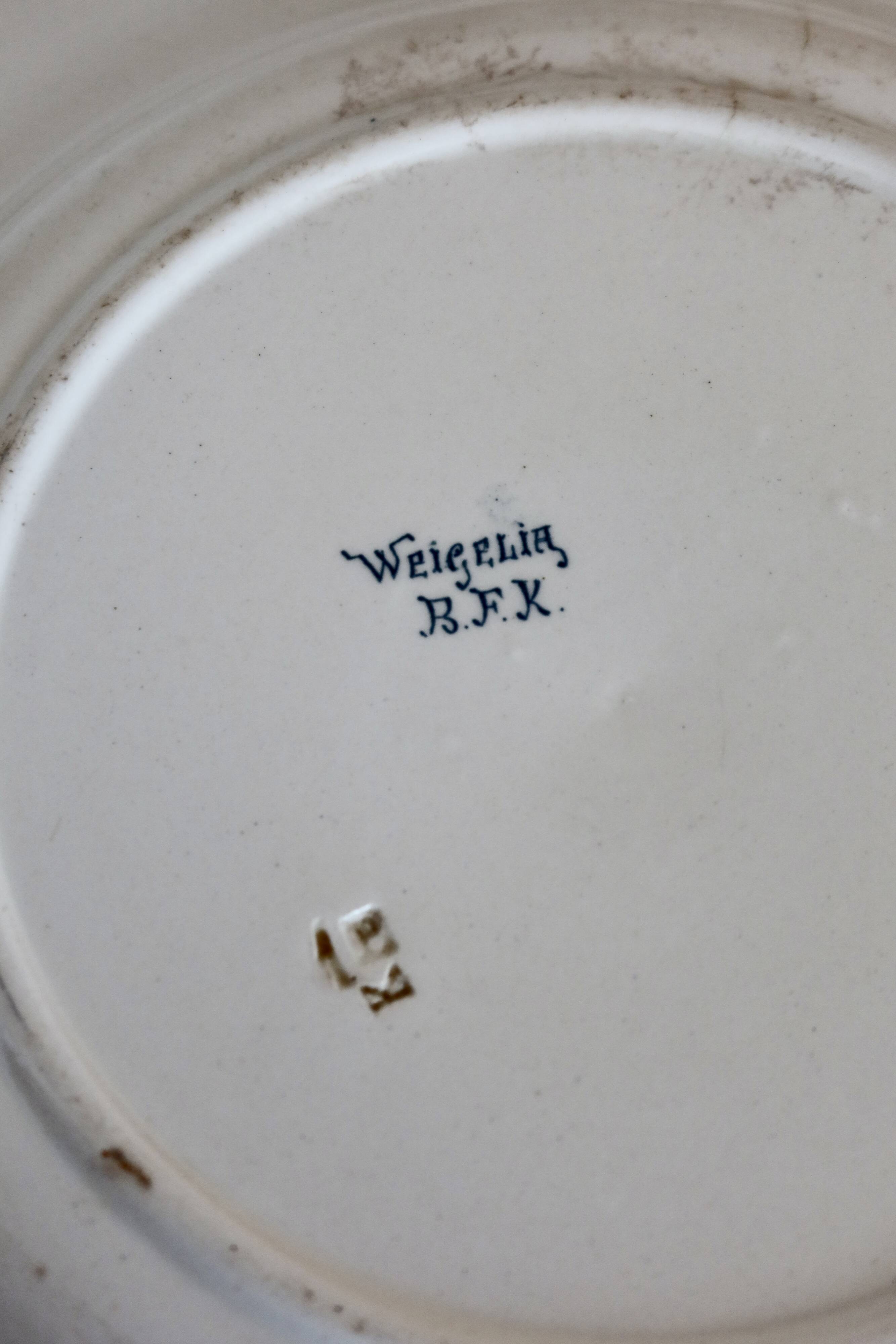 Round serving dish antique – Blue floral pattern – Weigelia model by Boch F