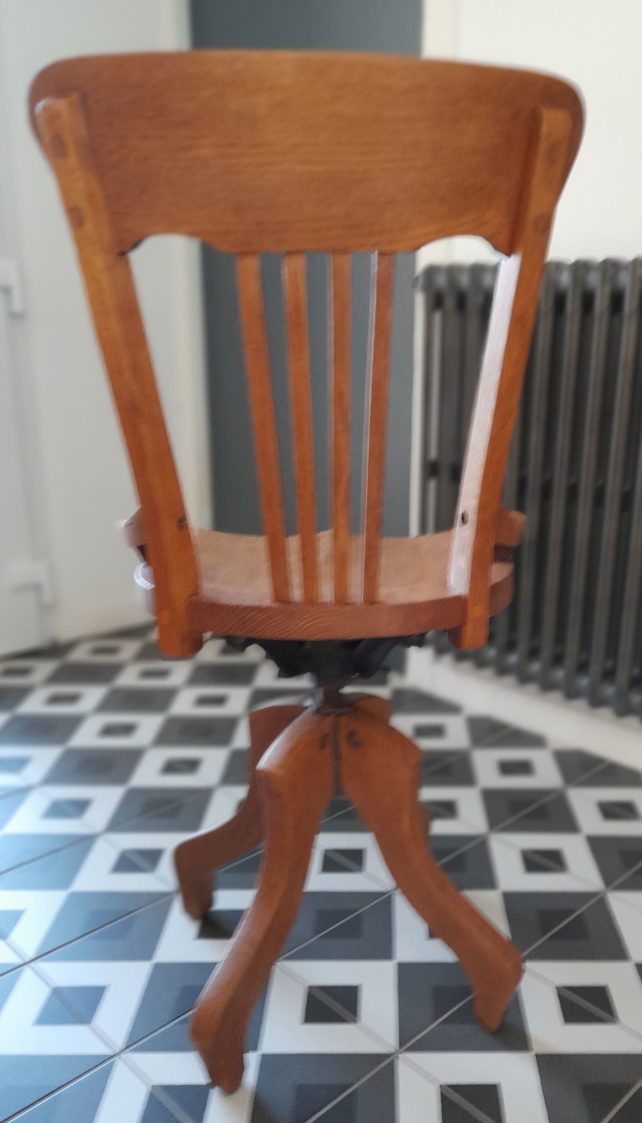 American office chair from the 30s