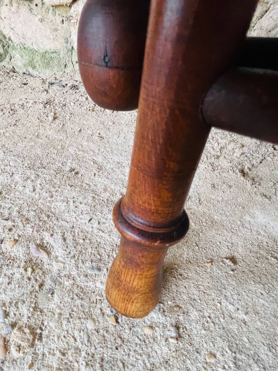 Folding side table in turned wood and marquetry circa 30's/40's