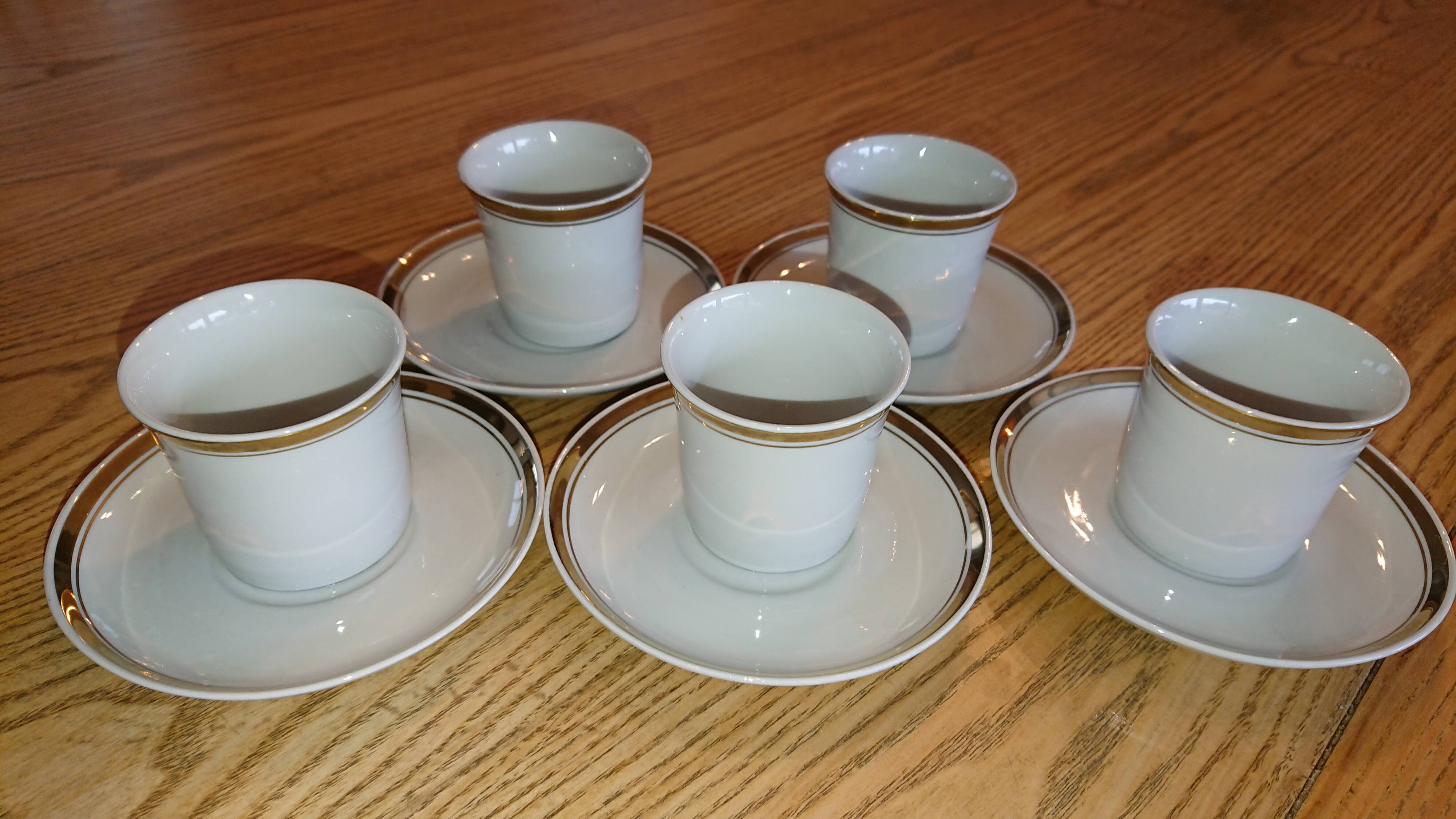 Gold pattern porcelain coffee cups