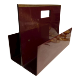 Produit BHV Porte revues Michel Dumas en lucite bordeaux et or