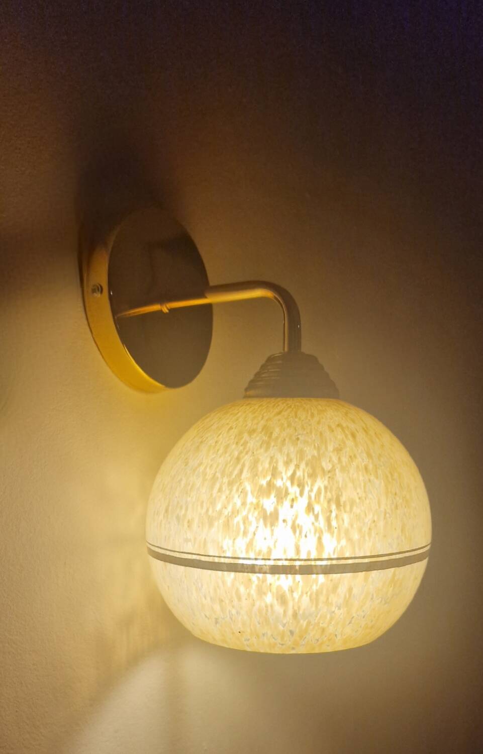 Art Deco wall light pink ball in Clichy glass with silver edging