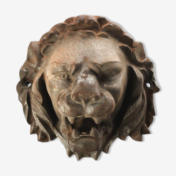 Cast-iron lion head