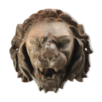 Cast-iron lion head