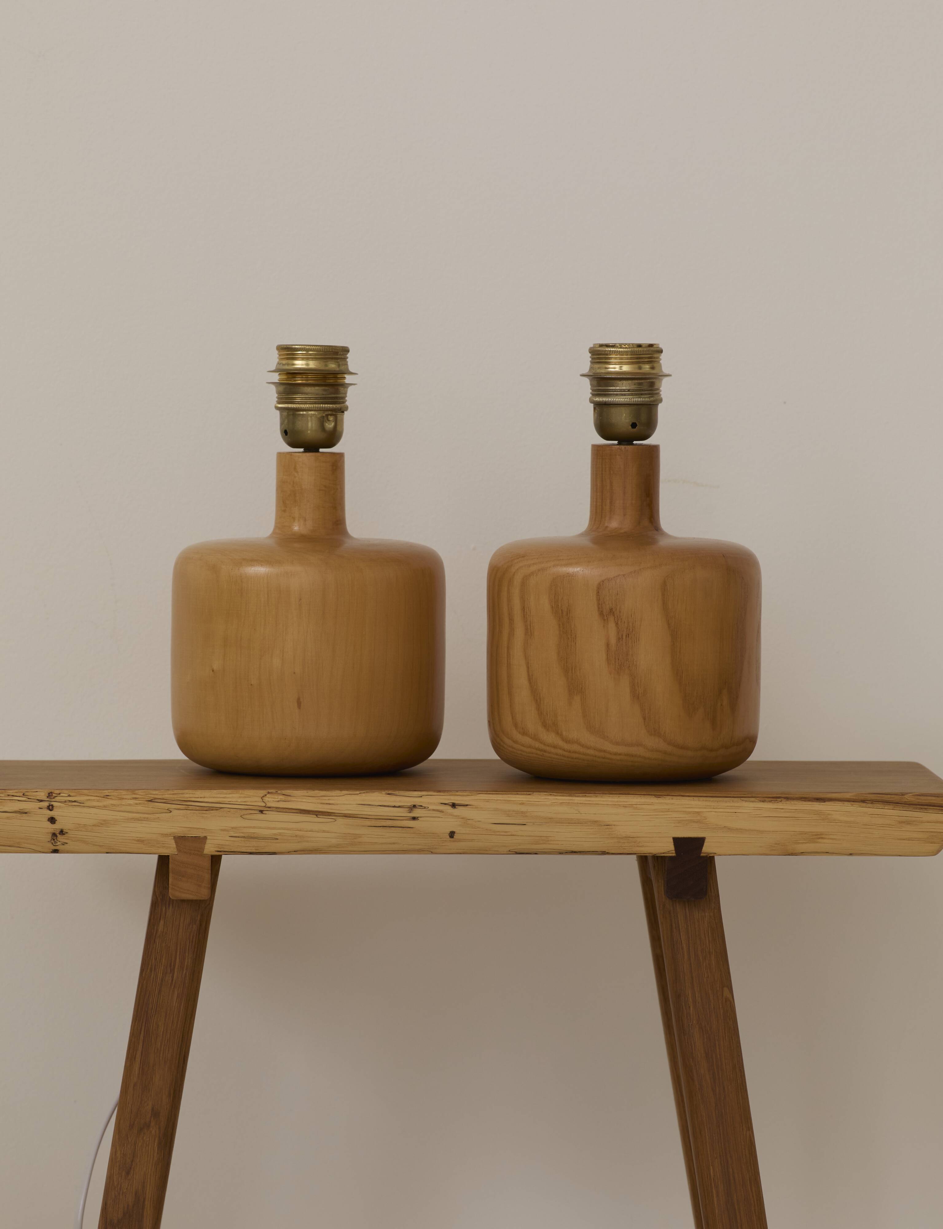 Pair of solid wood lamps by Charlotte Perriand / Les Arcs Circa 1968