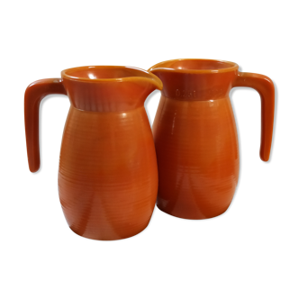 Deux pichets volcan arcopal vintage