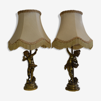 Lampes de table avec des amours en régule doré