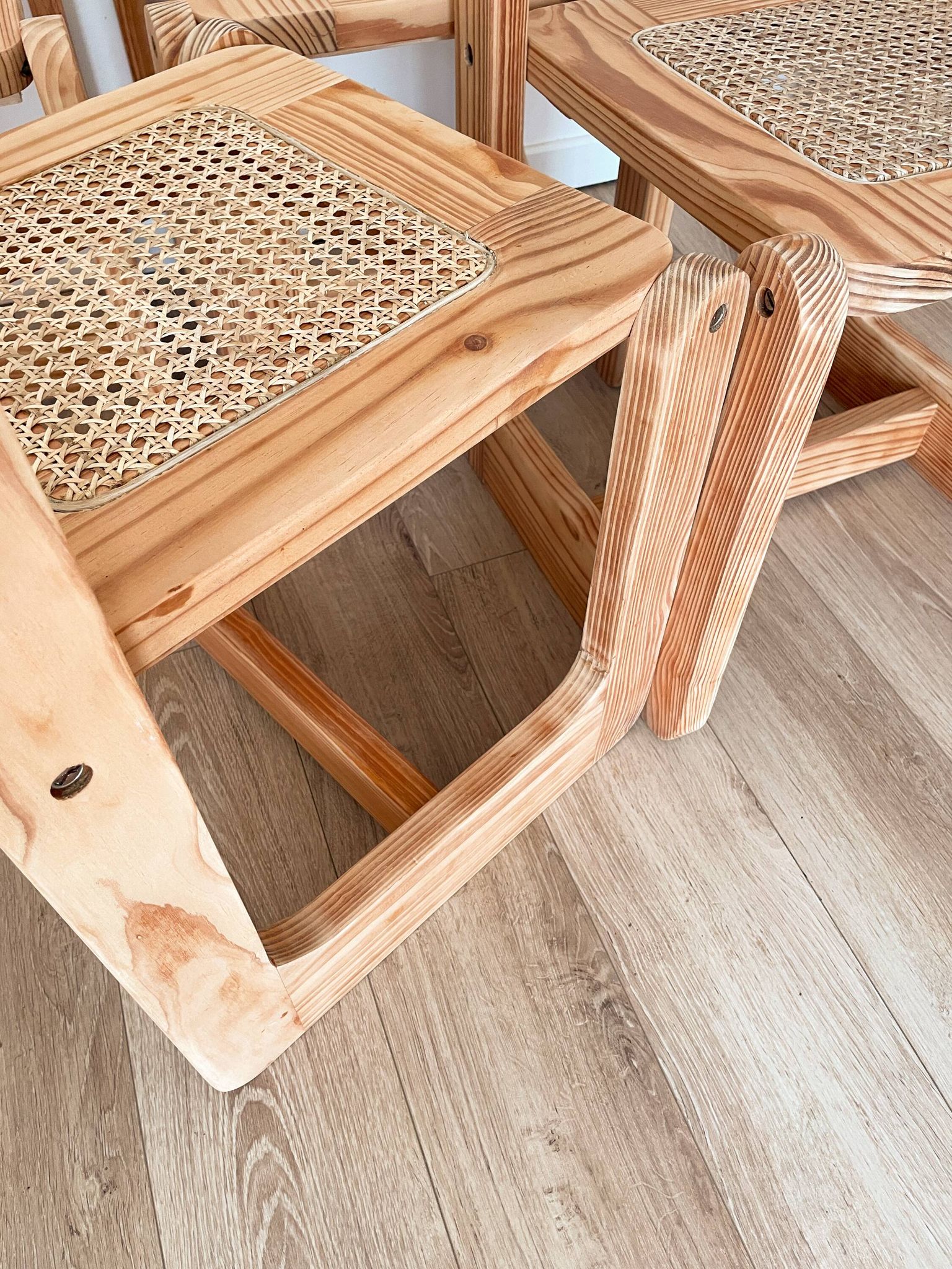Ensemble de 4 chaises en bois et cannage - années 1960-70
