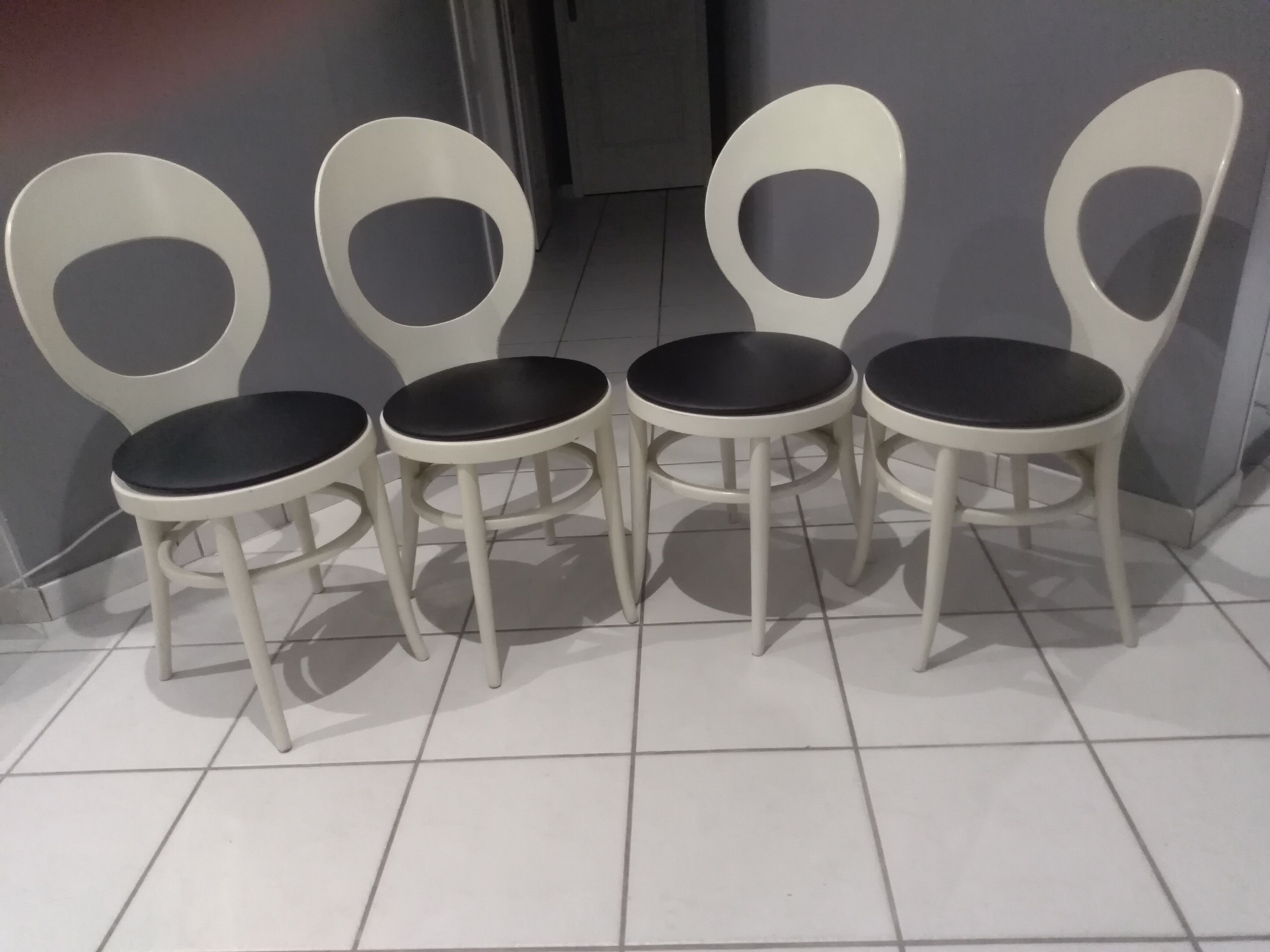 Suite de 4 chaises de bistrot Baumann modèle Mouette vintage