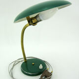 Lampe de bureau UFO en métal laqué vert et laiton