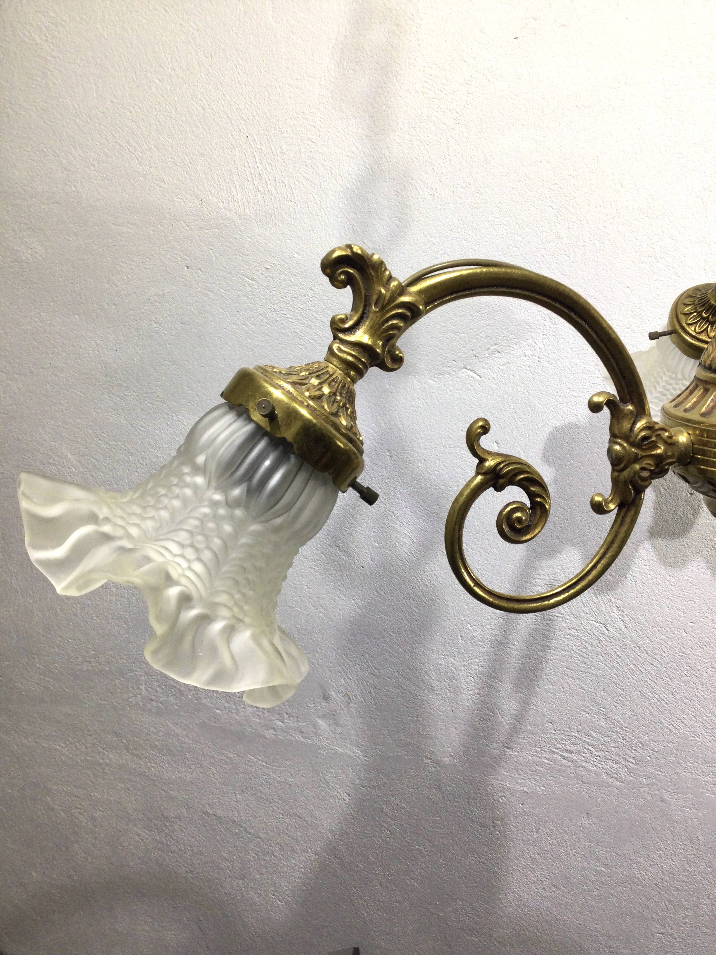 3-light chandelier in bronze and glass tulips