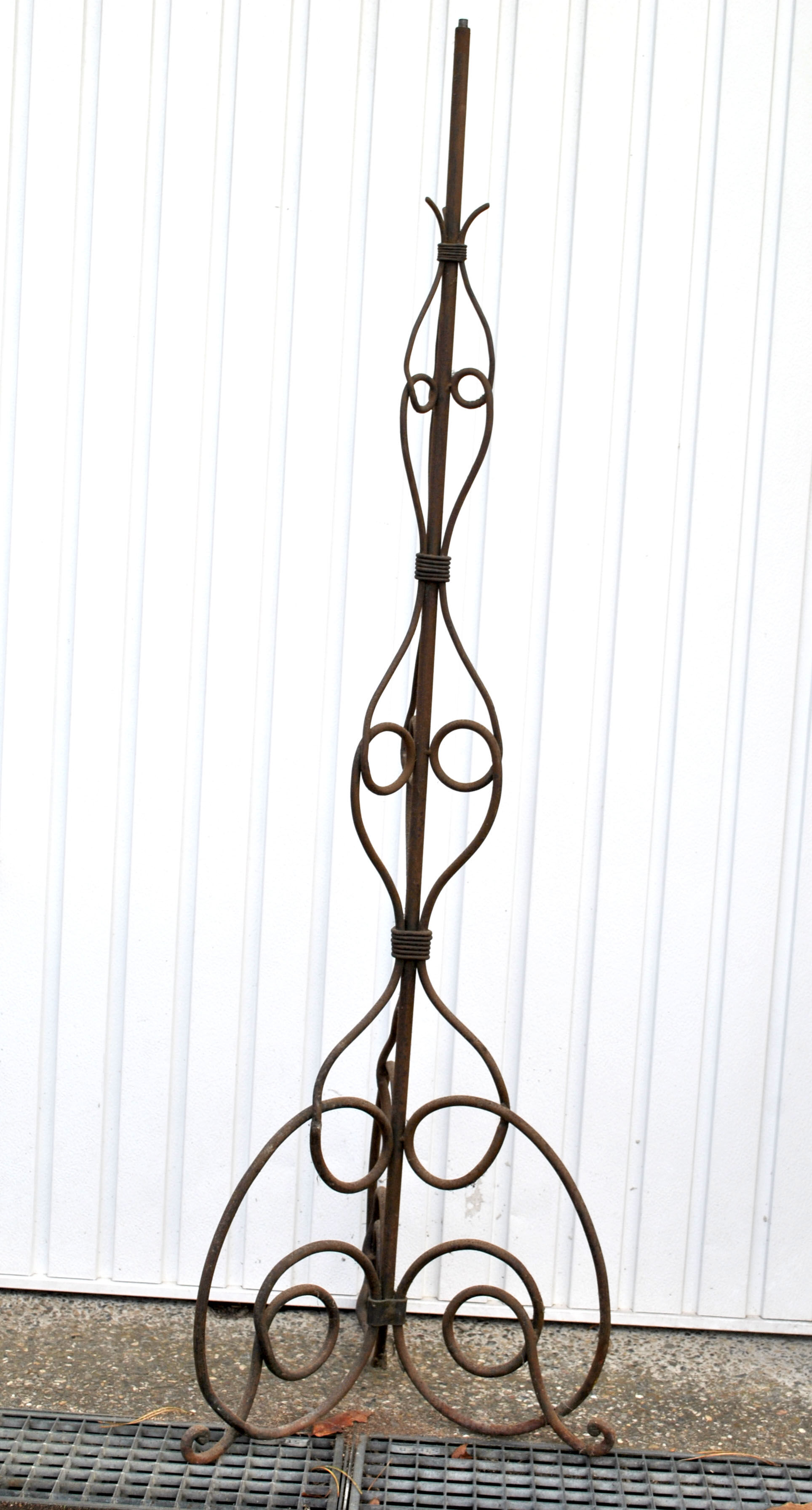 Vintage wrought iron lamp foot, volutes tripod floor lamp