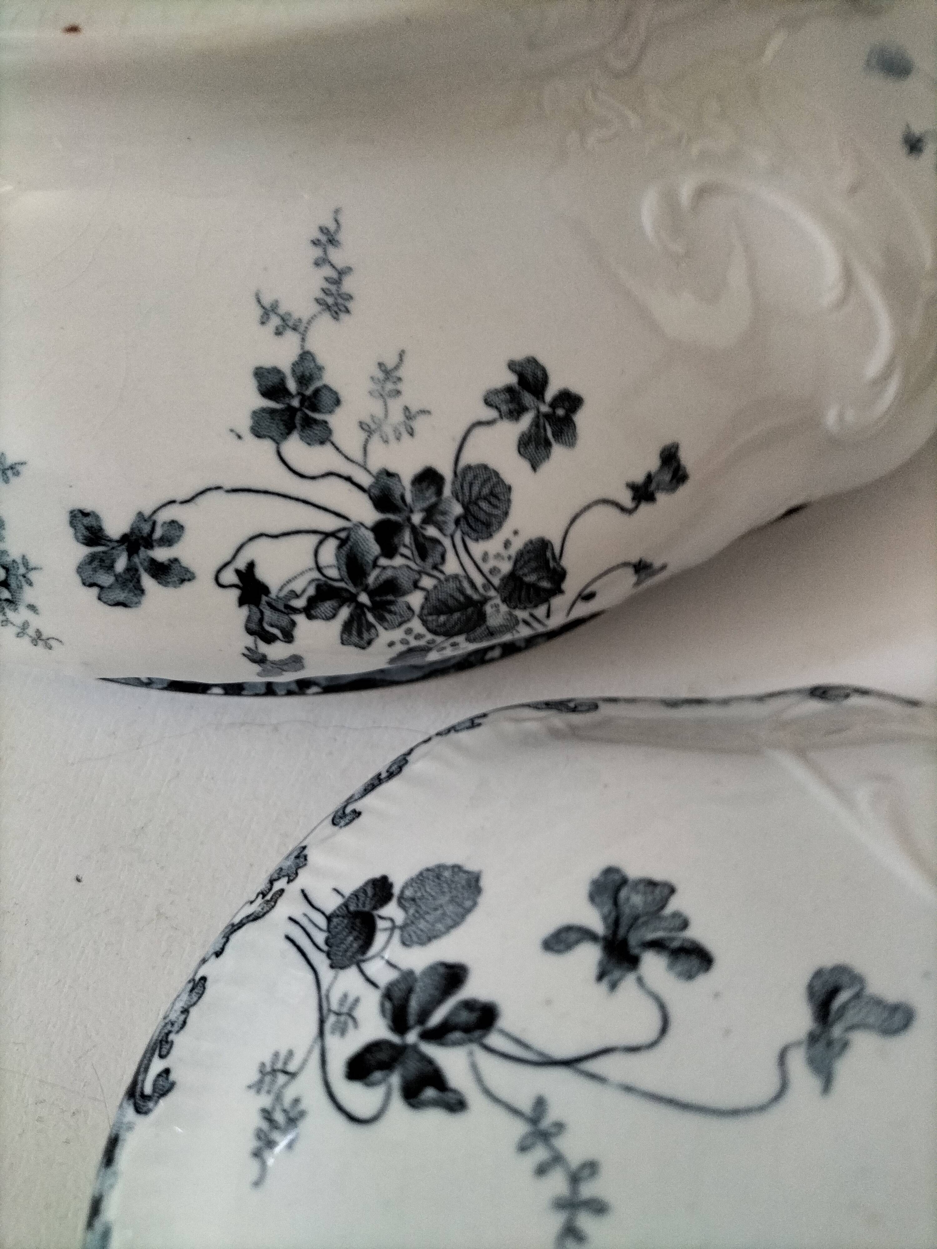 Antique Creil & Montereau soup tureen – sold by E. Bourgeois