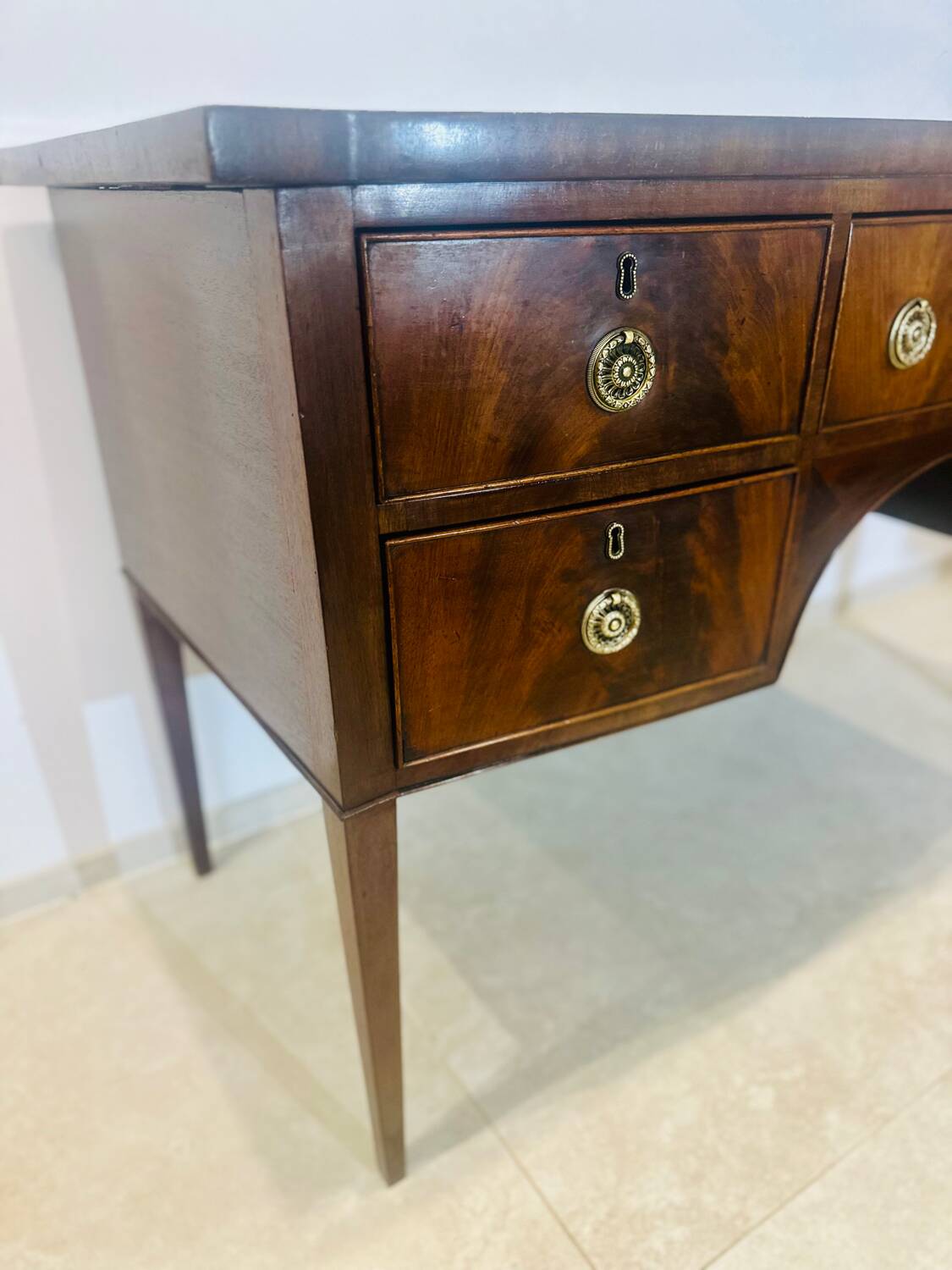 Sheraton flamed mahogany serving trolley, late 18th century