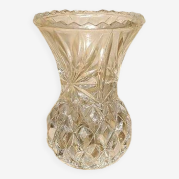 Vase en verre ciselé