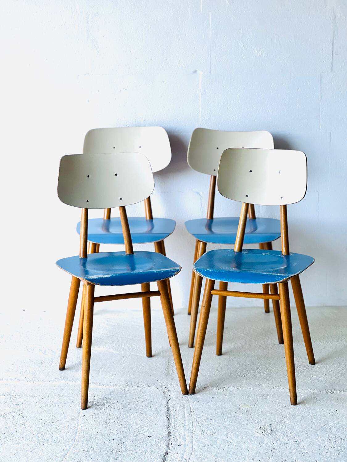 Chaises de salle à manger par TON