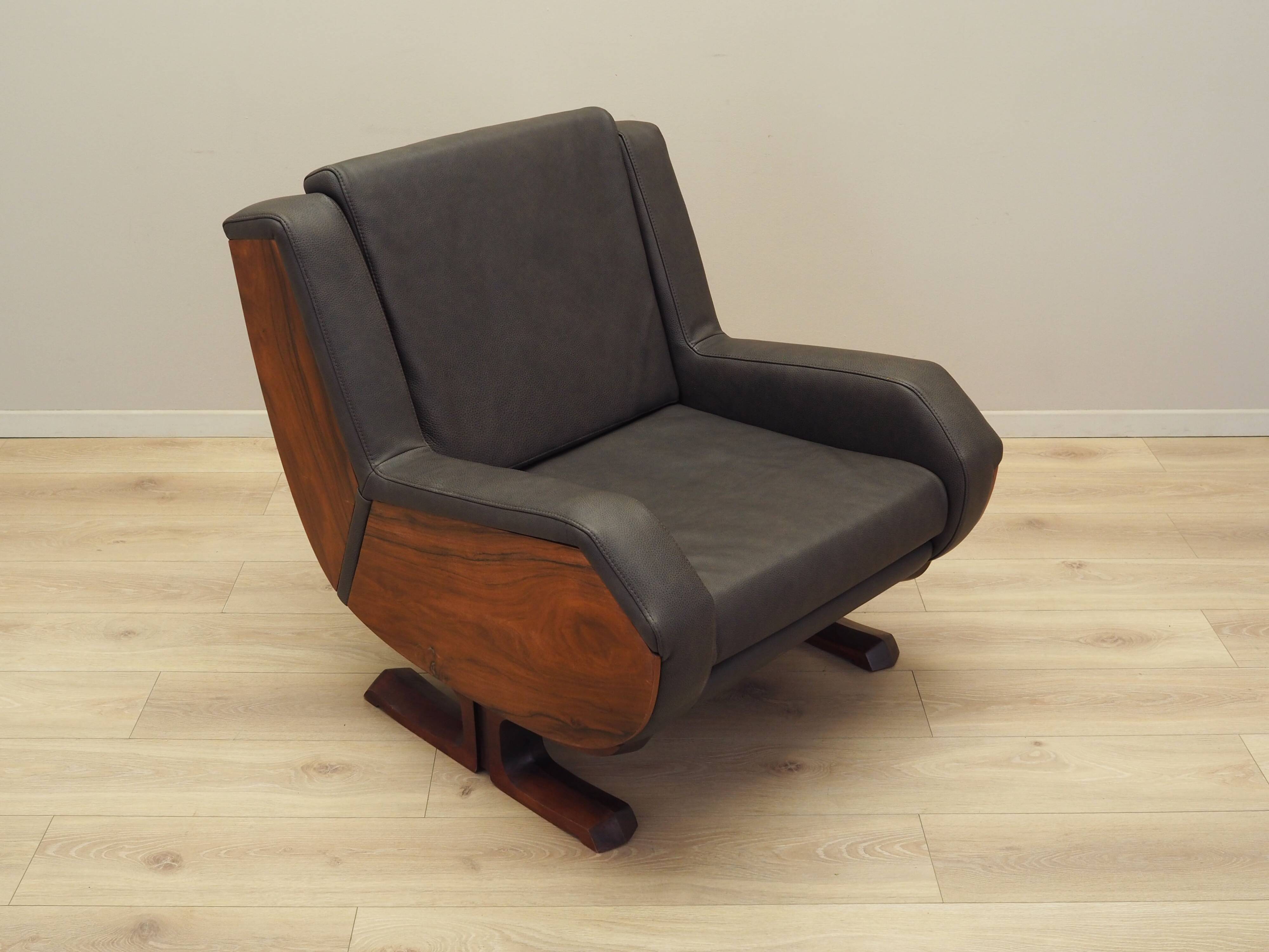 Leather armchair, Italian design, 1970s, production: Italy