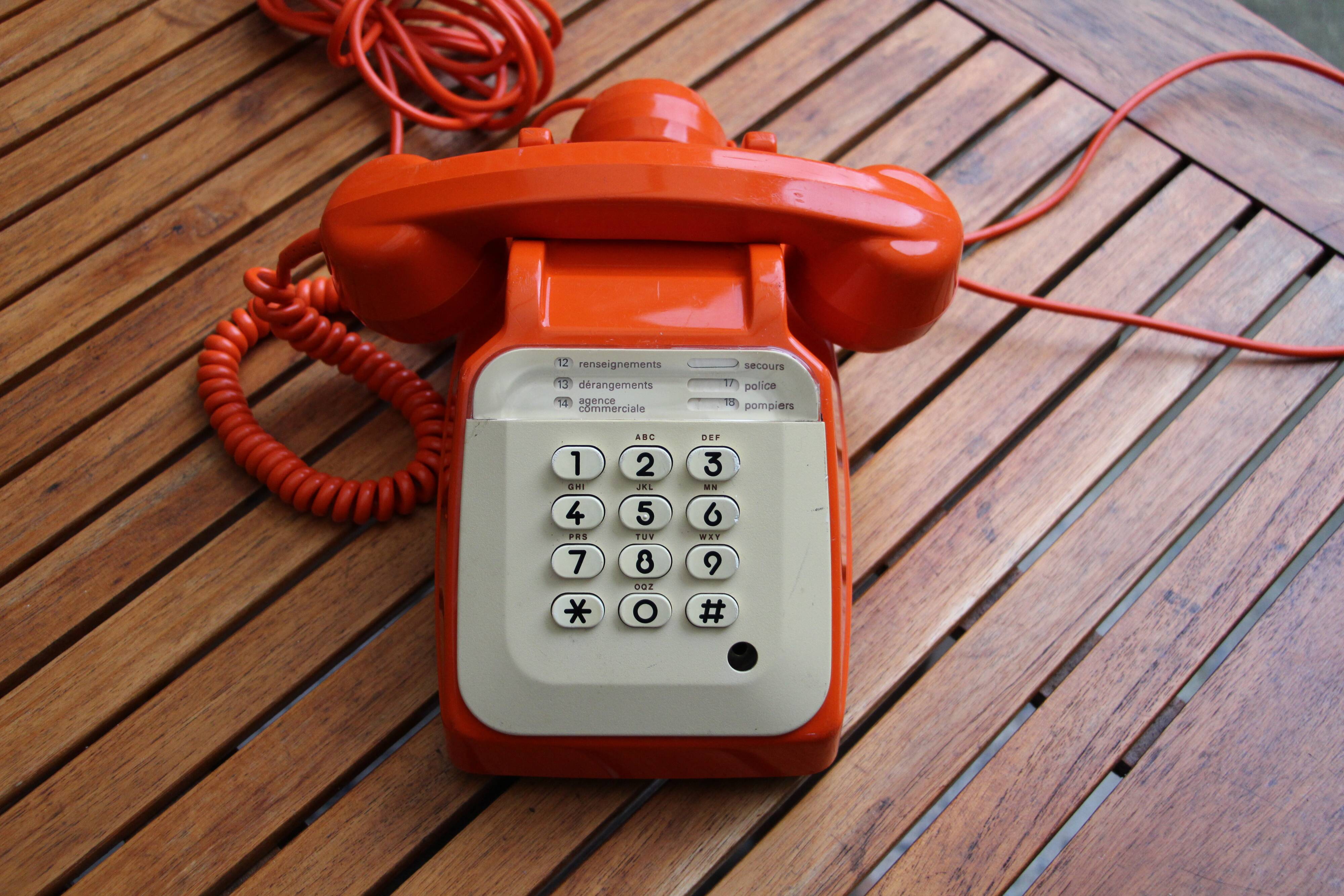 Socotel S63 orange/beige 70's phone