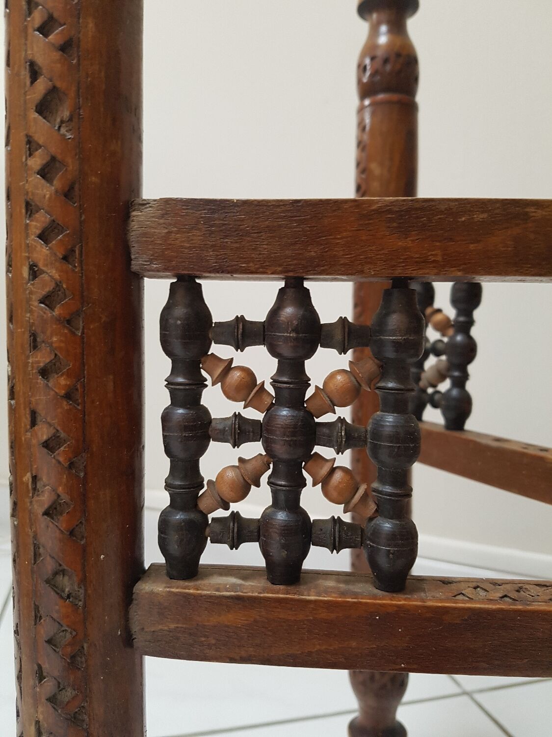 Vintage moroccan table in wood, copper and mother-of-pearl
