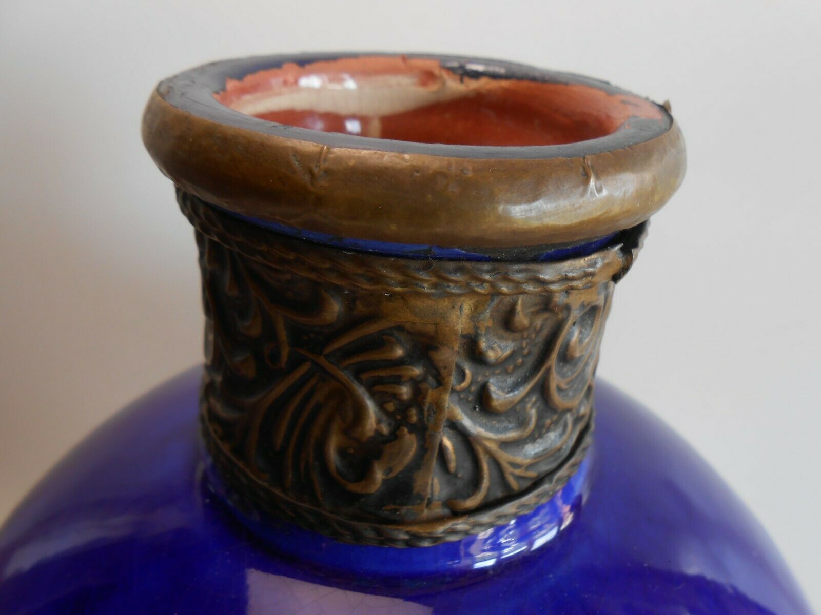 POT / TERRACOTTA VASE VERNISSEE / DECOR BRASS