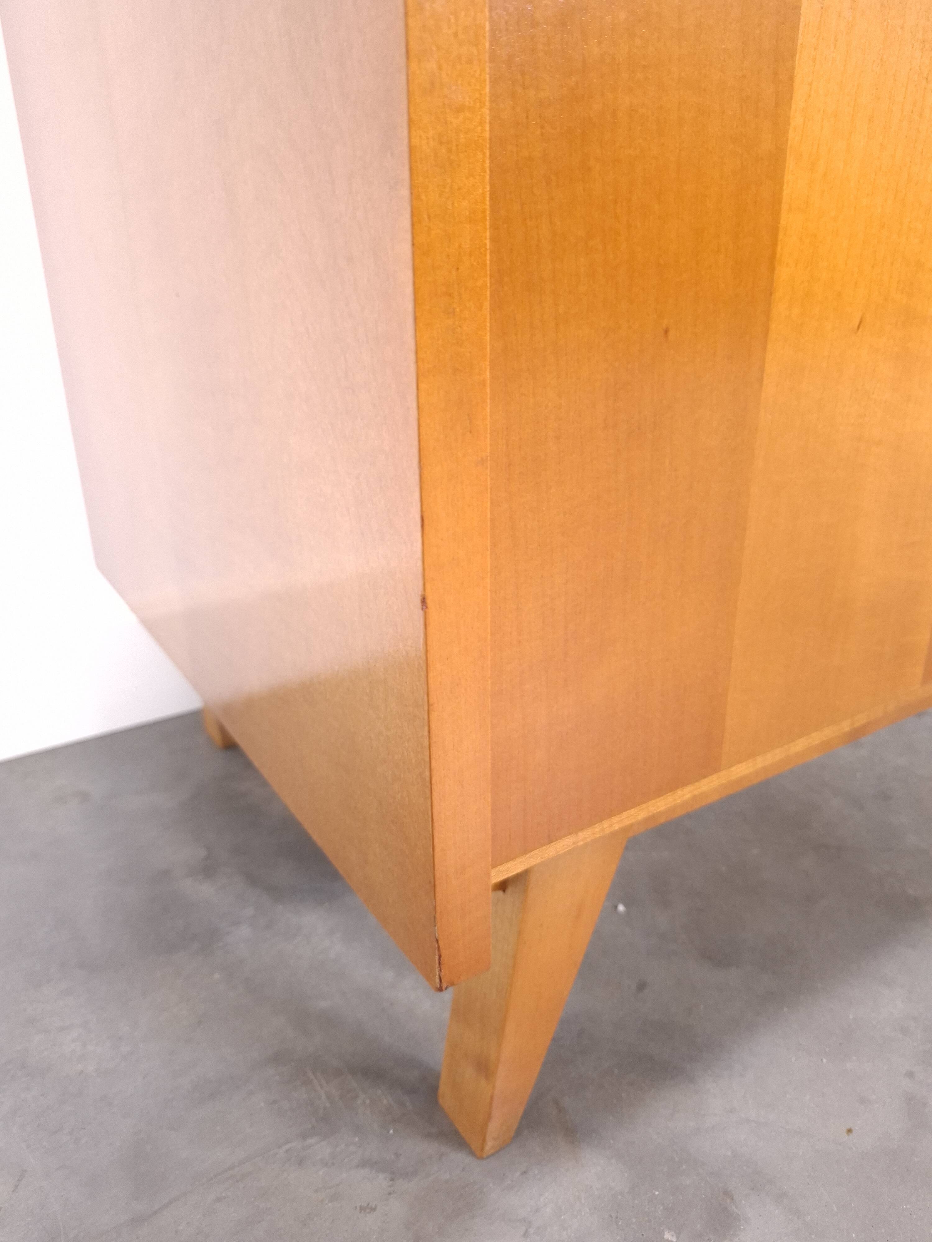 Kledingkast met legplanken en lades, opbergkast