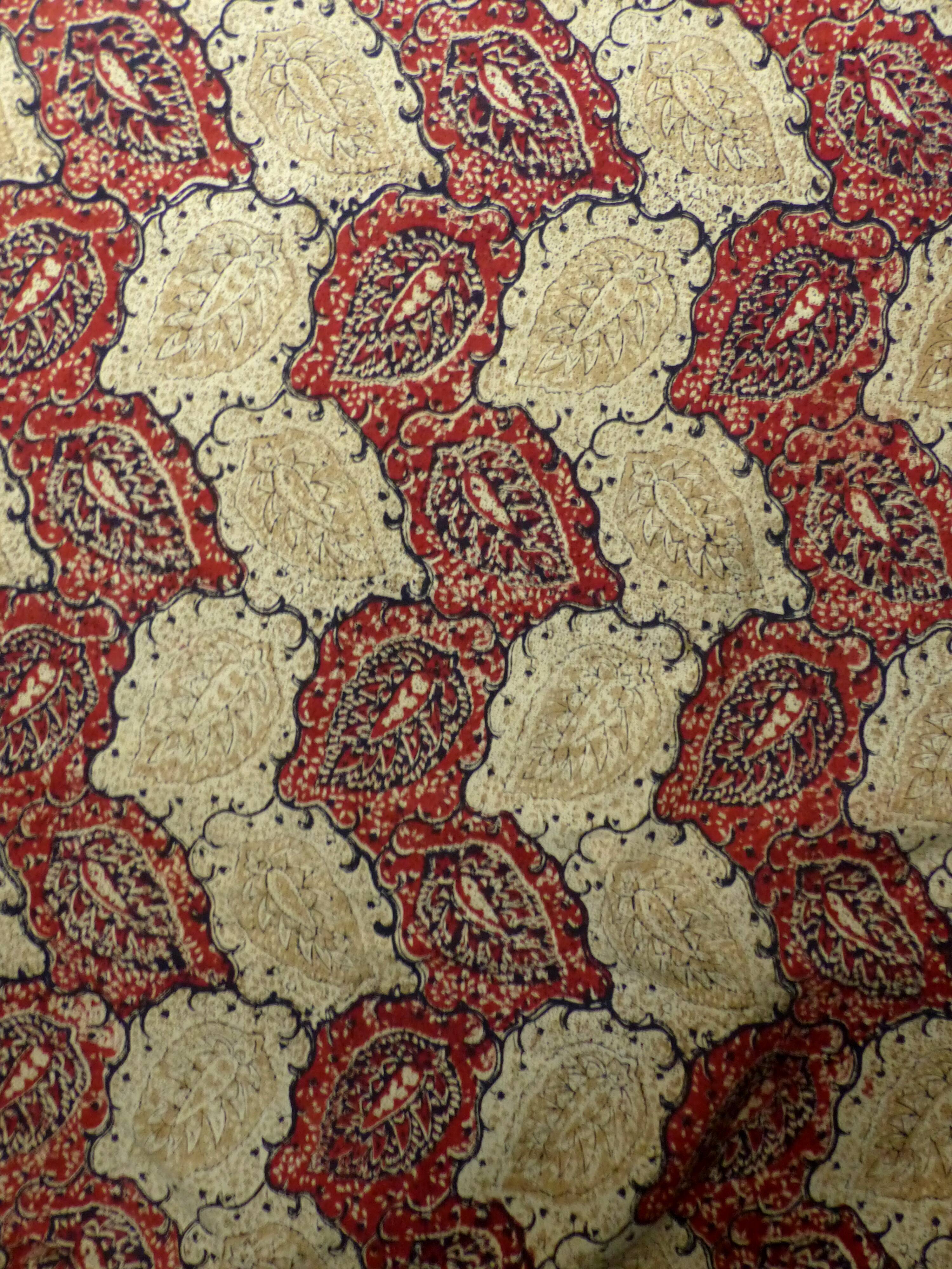 Square Indian tablecloth 130x130 with paisley patterns.