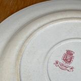 Plat ancien en porcelaine de Hiens, terre de fer